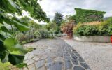 A VENDRE MAISON DE CARACTERE DE 278M² SUR TERRAIN DE 1562M² DONT UNE PARTIE CONSTRUCTIBLE A CERET – CENTRE VILLE – PROCHE DE TOUS LES COMMERCES ET DES ECOLES A PIED – AUCU VIS A VIS – PROCHE DU STADE – 11 pièces – 6 chambres – 278 m²