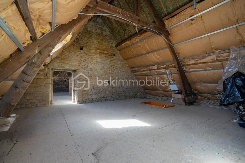 Votre havre de paix rural en pierre au cœur de Valcanville – 6 pièces – 3 chambres – 157 m²