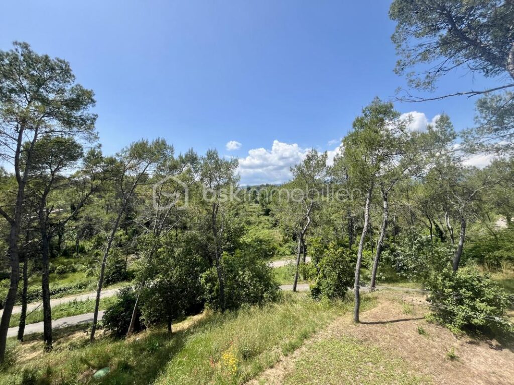La villa d’architecte T10 – SAINT PAUL En FORET (83440) – 282 m2 – 10 pièces – 8 chambres – 282 m²
