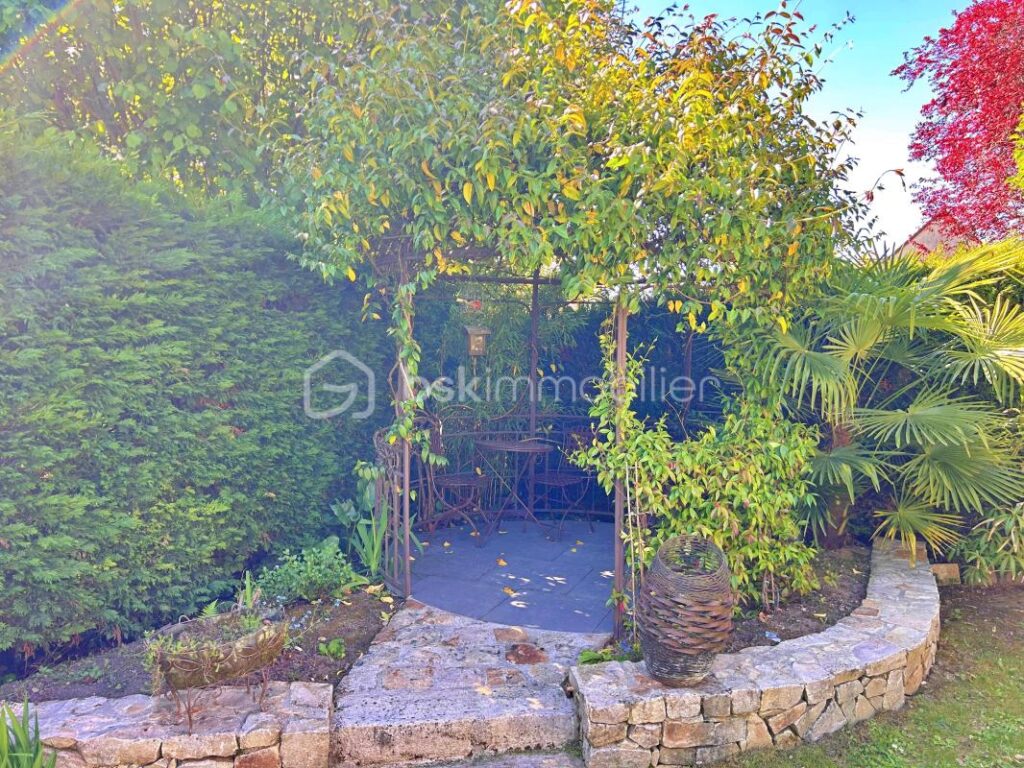🏡 Élégance, lumière et panorama — Une maison d’exception sur les hauteurs de Jouars Pontchartrain – 8 pièces – 5 chambres – 170 m²