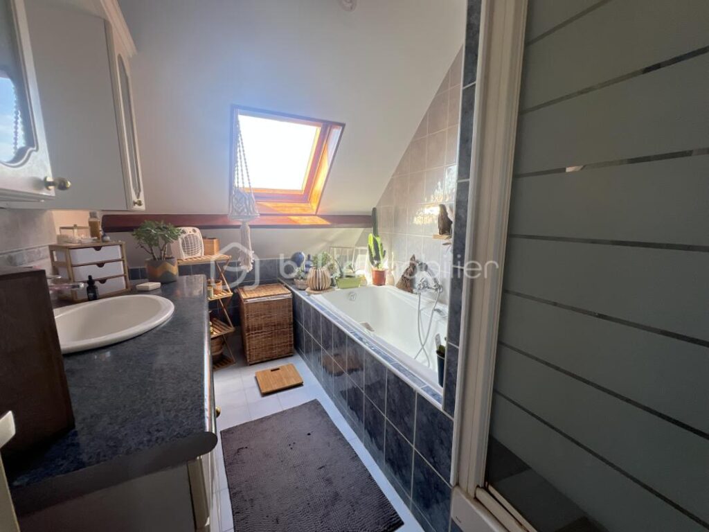 Maison familiale 129 m² – Longjumeau (proche Ballainvilliers et Morangis) – avec piscine – 6 pièces – 4 chambres – 129 m²