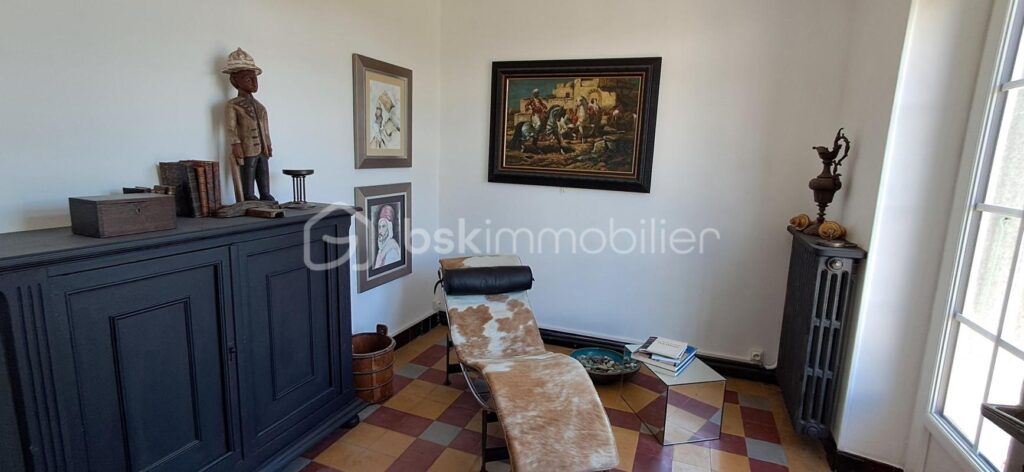 Elégante demeure de charme, aux pieds ces Cévennes, avec piscine et vue dégagée – 7 pièces – 6 chambres – 230 m²