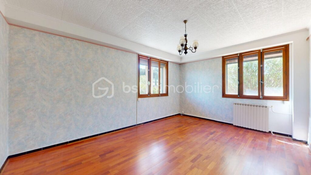 Grande maison divisée en deux logements ou logement + activité pro – 7 pièces – 6 chambres – 187 m²
