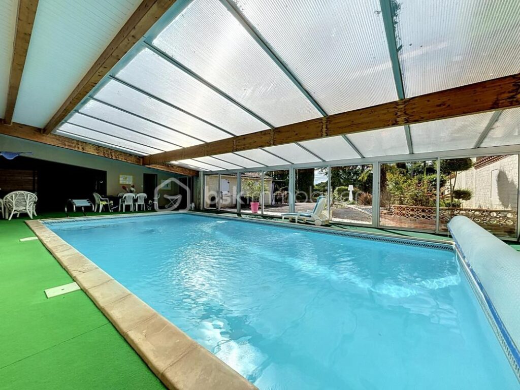Propriété à Bressuire – 7 pièces – 4 chambres – 164 m²