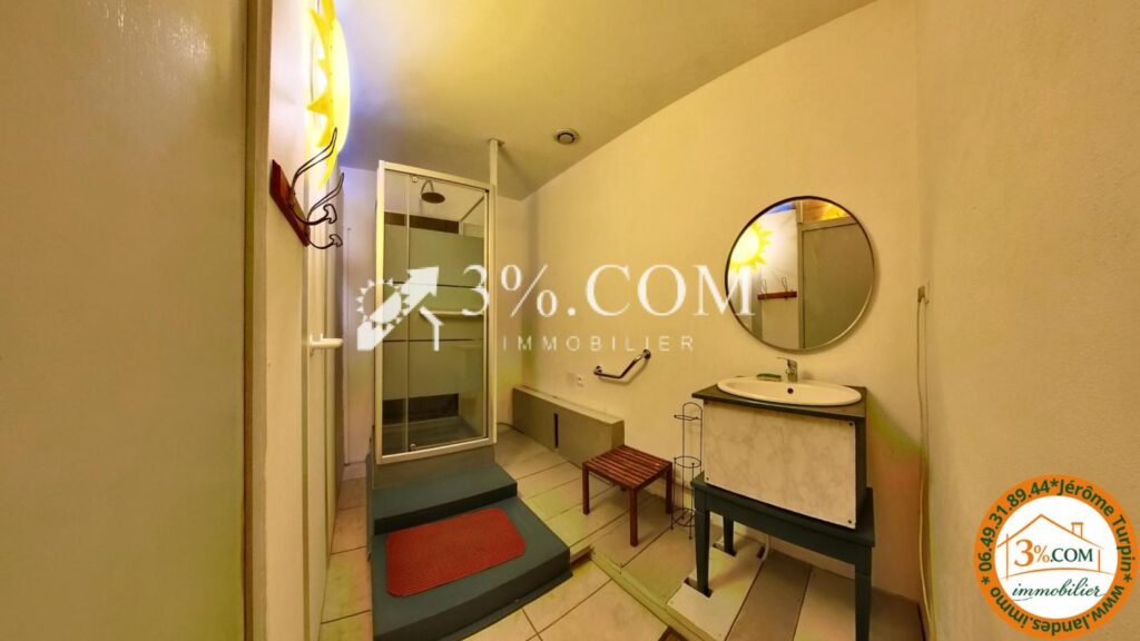 Maison de caractère 7 chambres avec vue dégagée, piscine et – 9 pièces – 7 chambres – 214 m²