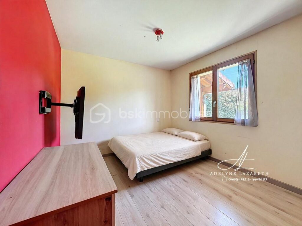 Maison individuelle avec vue panoramique – Fort potentiel jusqu’à 170 m² habitables – 4 pièces – 3 chambres – 102 m²