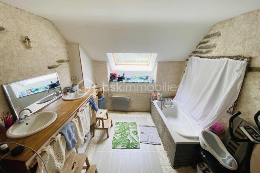Maison à vendre à Loyat