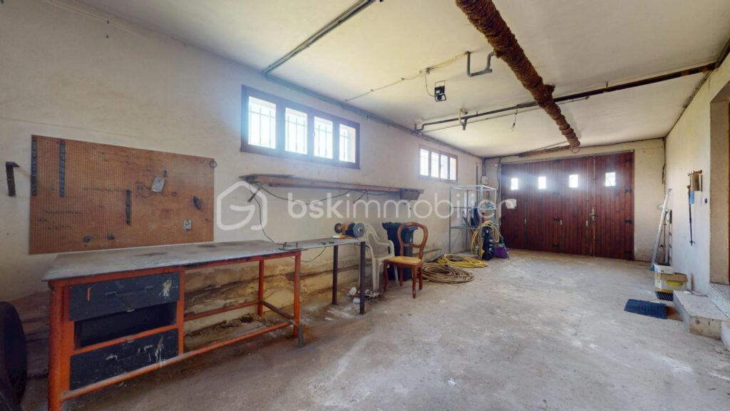 Grande maison divisée en deux logements ou logement + activité pro – 7 pièces – 6 chambres – 187 m²
