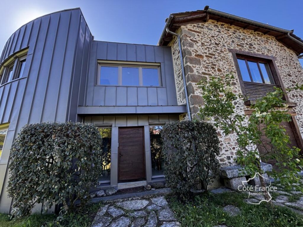 Maison d&rsquo;architecture exceptionnelle de 265 m2 habitable à S – 5 pièces – 4 chambres – 267 m²