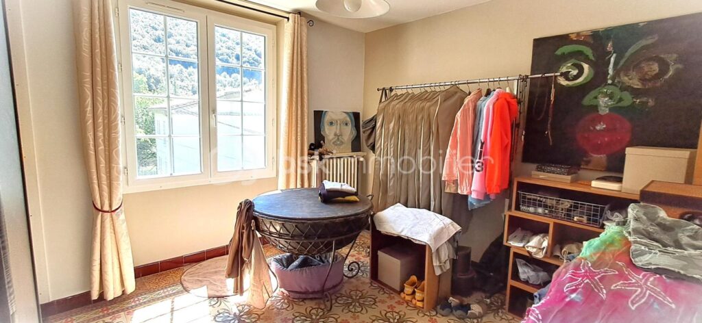 Elégante demeure de charme, aux pieds ces Cévennes, avec piscine et vue dégagée – 7 pièces – 6 chambres – 230 m²