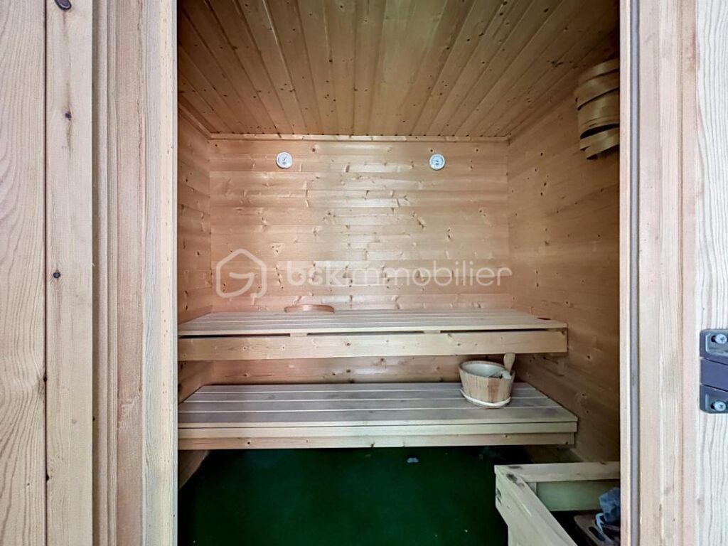 Propriété à Bressuire – 7 pièces – 4 chambres – 164 m²