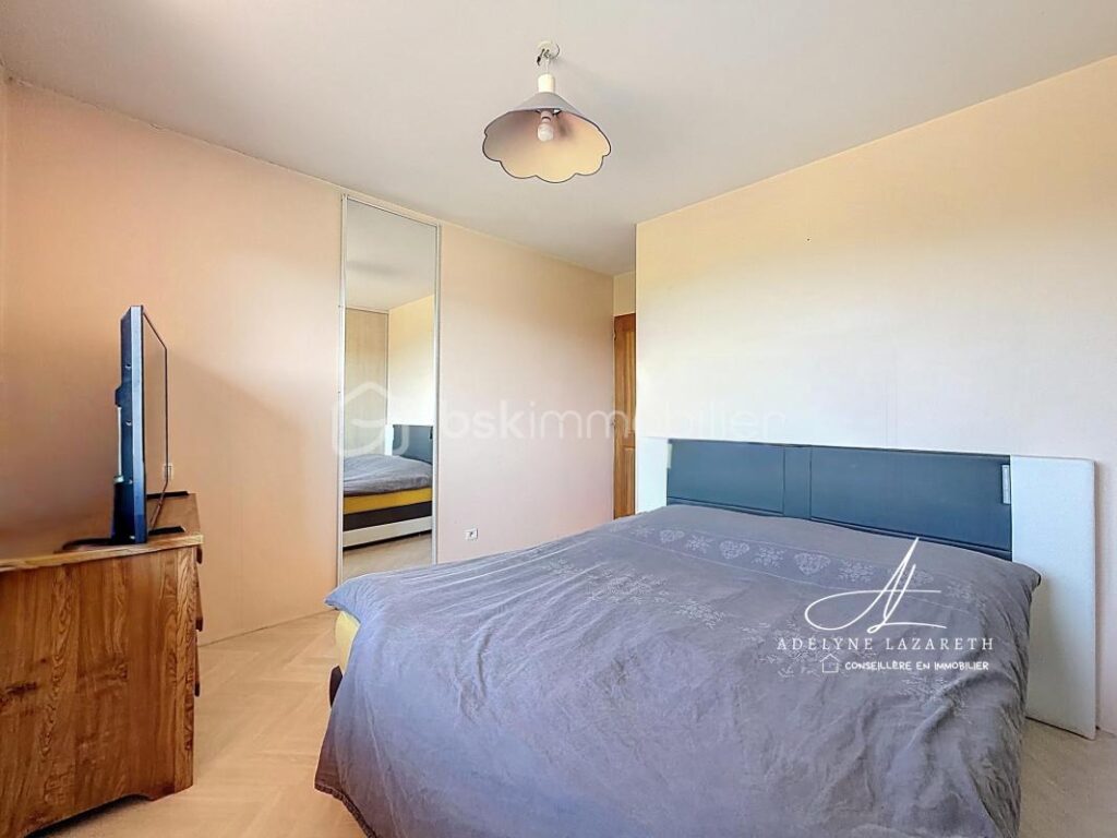 Maison individuelle avec vue panoramique – Fort potentiel jusqu’à 170 m² habitables – 4 pièces – 3 chambres – 102 m²