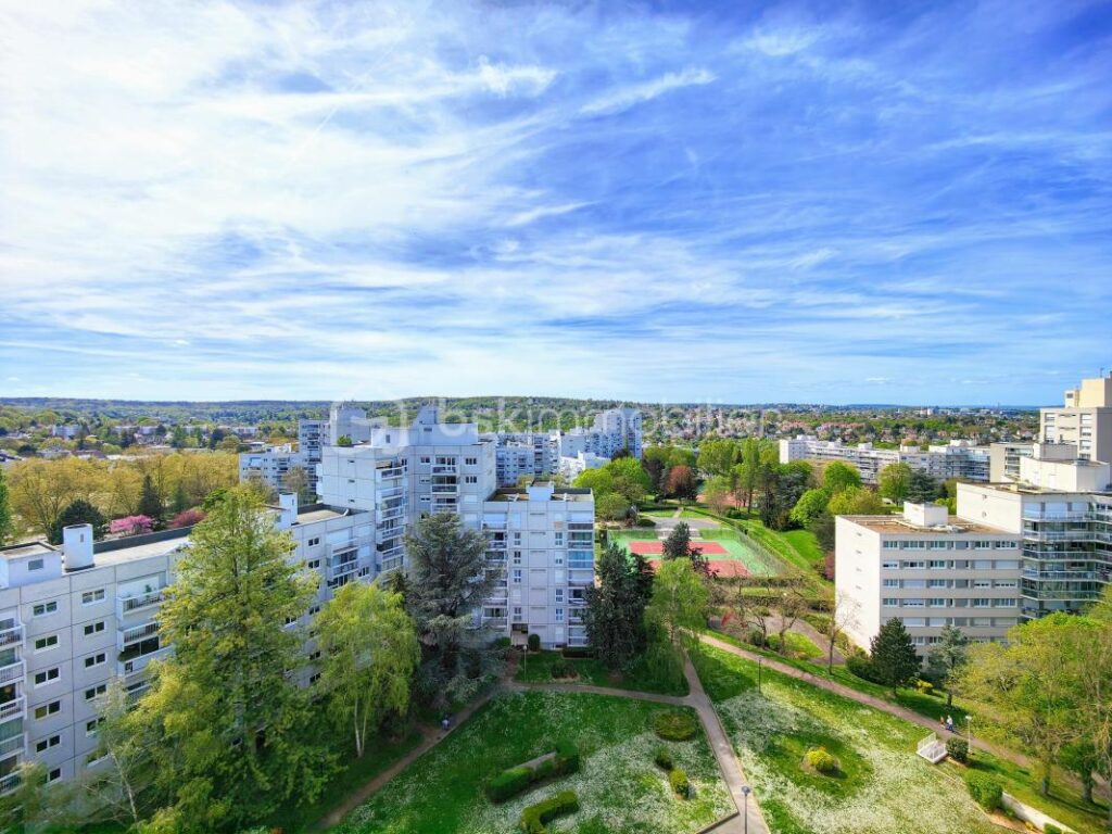 Bel appartement 3 chambres av 2 grands balcon cave 2 pl parking – 5 pièces – 3 chambres – 96 m²