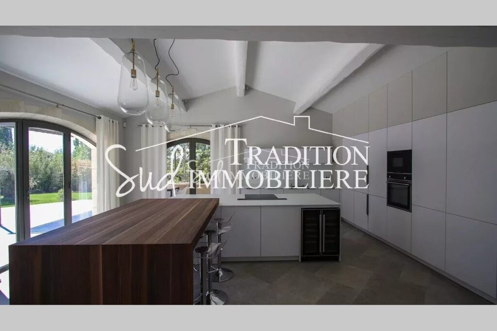 vente maison 7 Pièce(s) – 7 pièces – NR chambres – 222.00 m²