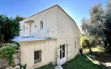 COUP DE CŒUR pour une villa individuelle à Vence Sud. Vue mer. Terrain piscinable – 4 pièces – 3 chambres – 135 m²