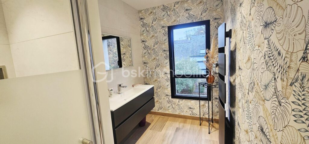 SUPERBE PROPRIETE DE 2021 AVEC SPA DE NAGE – 7 pièces – 4 chambres – 203 m²