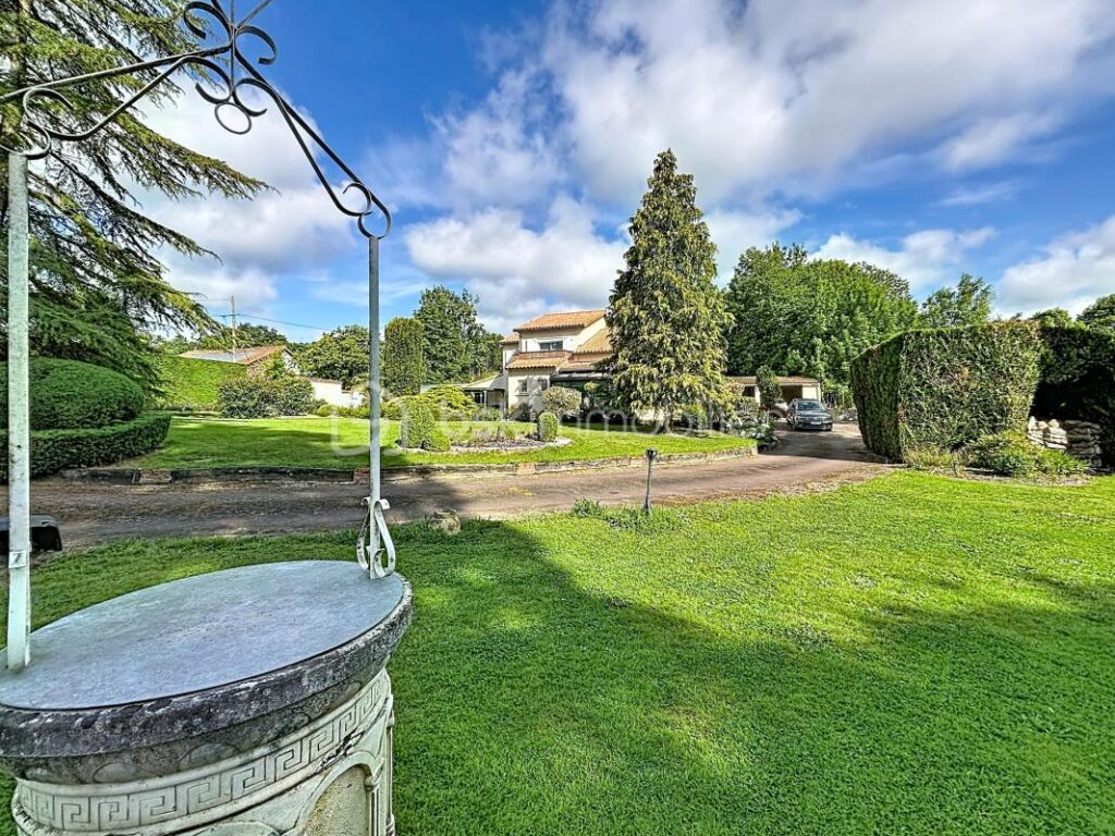 Propriété à Bressuire – 7 pièces – 4 chambres – 164 m²