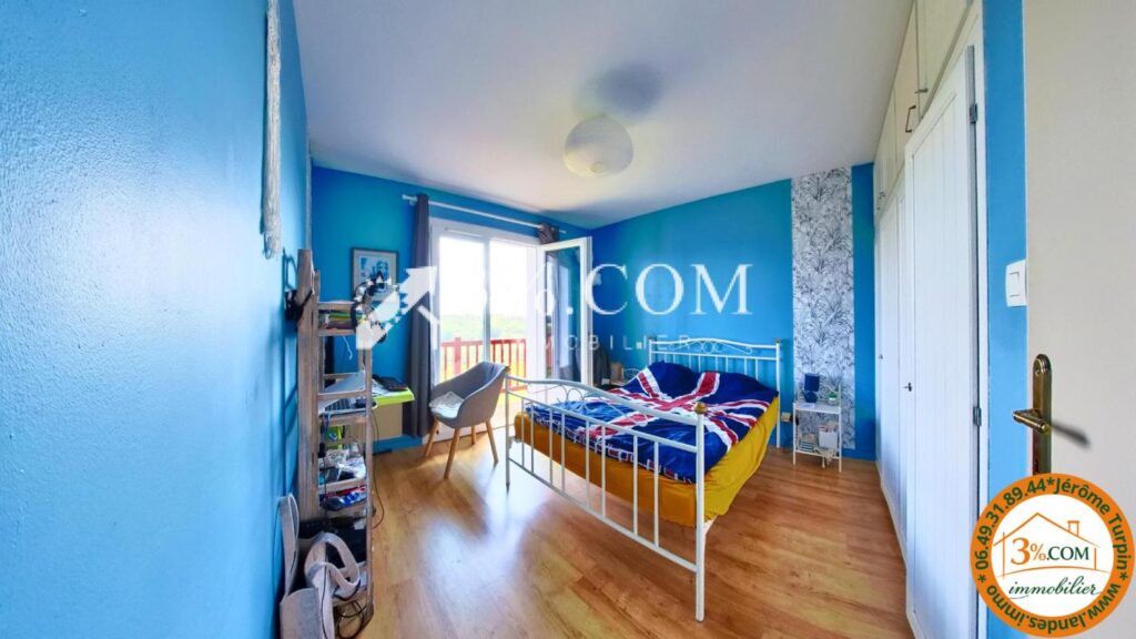 Maison de caractère 7 chambres avec vue dégagée, piscine et – 9 pièces – 7 chambres – 214 m²