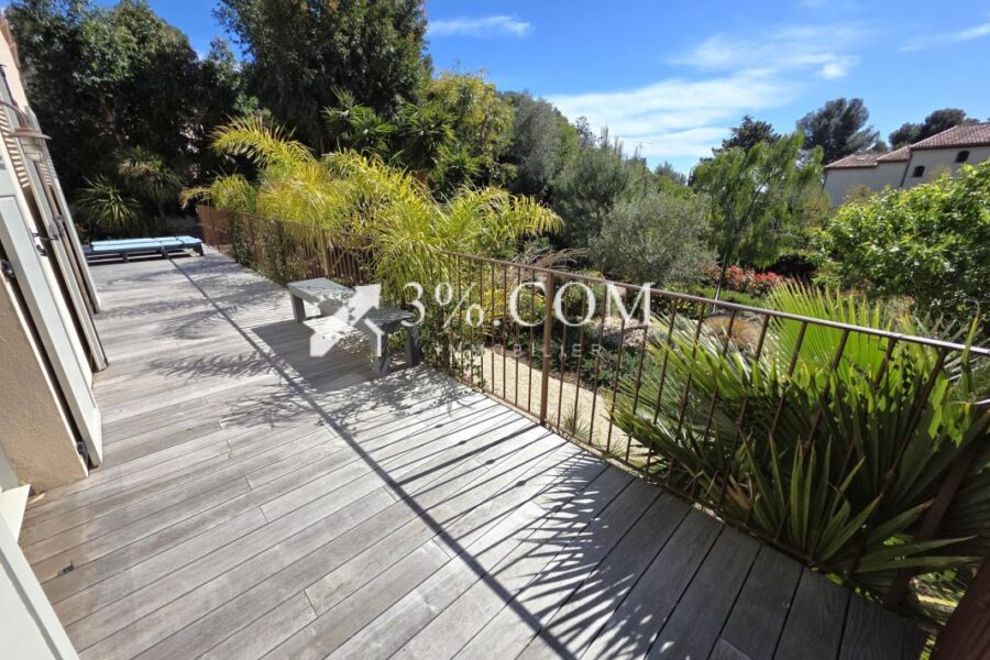 Maison à vendre à Saint raphael — Vue parc & jardin — photo 24