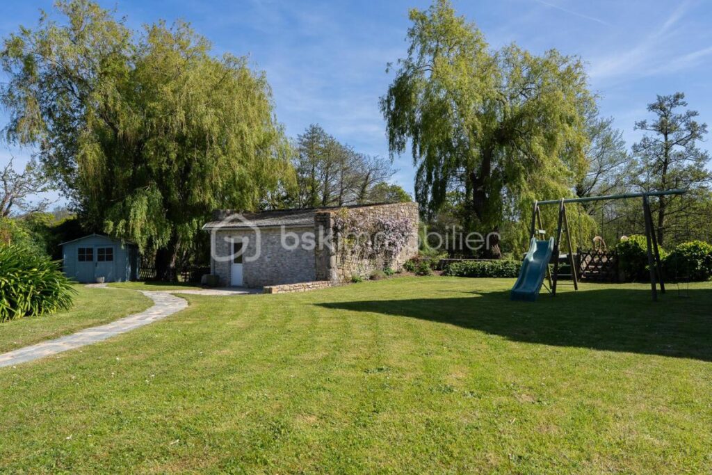 Votre havre de paix rural en pierre au cœur de Valcanville – 6 pièces – 3 chambres – 157 m²