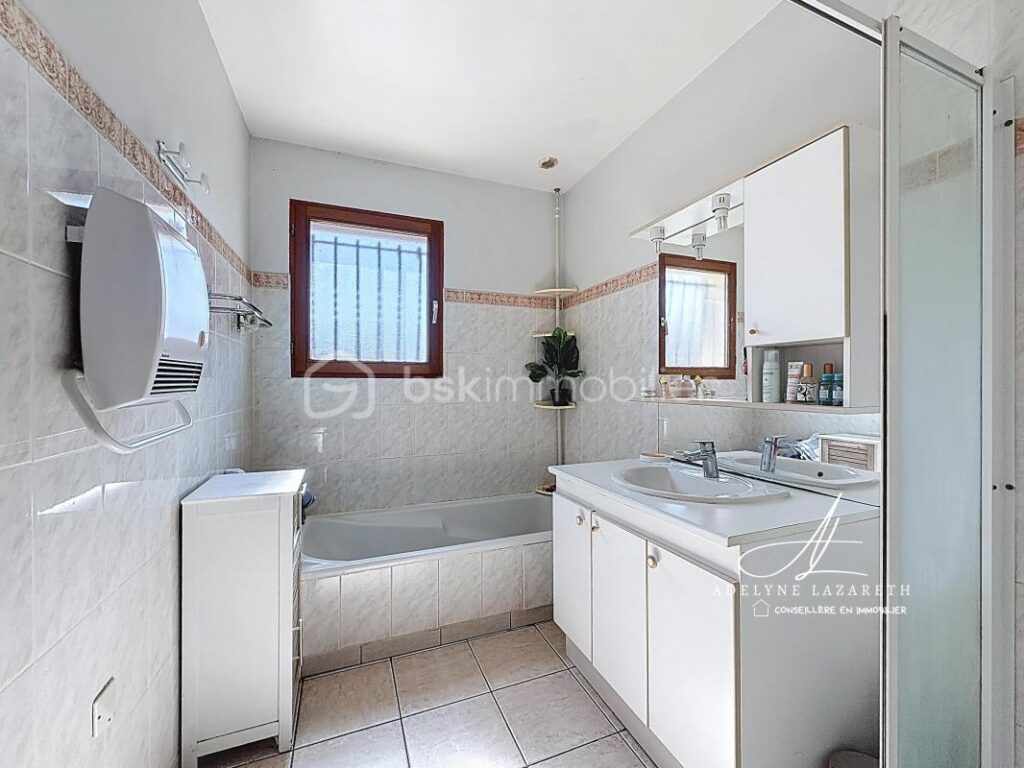 Maison individuelle avec vue panoramique – Fort potentiel jusqu’à 170 m² habitables – 4 pièces – 3 chambres – 102 m²