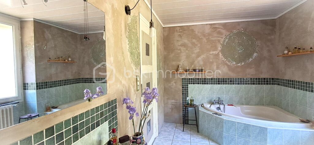 Elégante demeure de charme, aux pieds ces Cévennes, avec piscine et vue dégagée – 7 pièces – 6 chambres – 230 m²