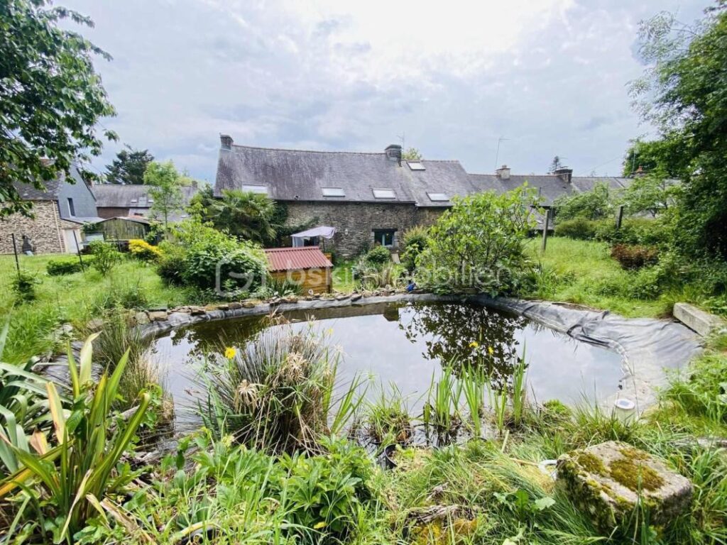 Maison de Village de 187 M² (Loyat 56800) – 7 pièces – 5 chambres – 187 m²