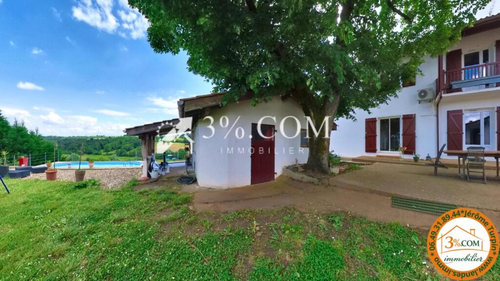 Maison de caractère 7 chambres avec vue dégagée, piscine et – 9 pièces – 7 chambres – 214 m²