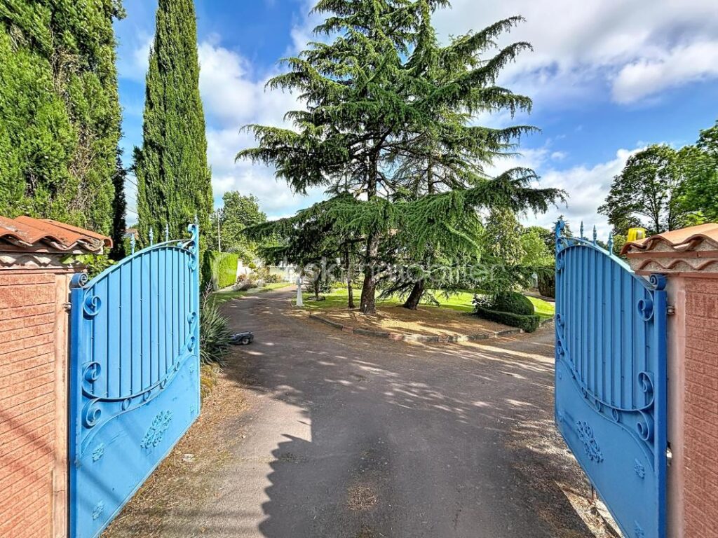 Propriété à Bressuire – 7 pièces – 4 chambres – 164 m²