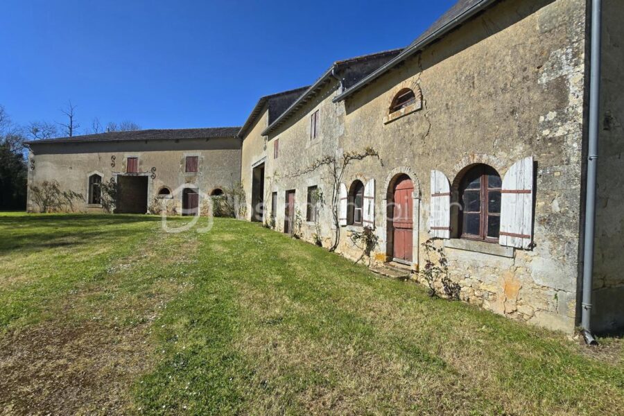 Maison à vendre à Jazeneuil