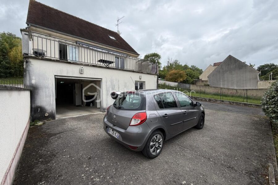 Maison à vendre à Saint loup de naud