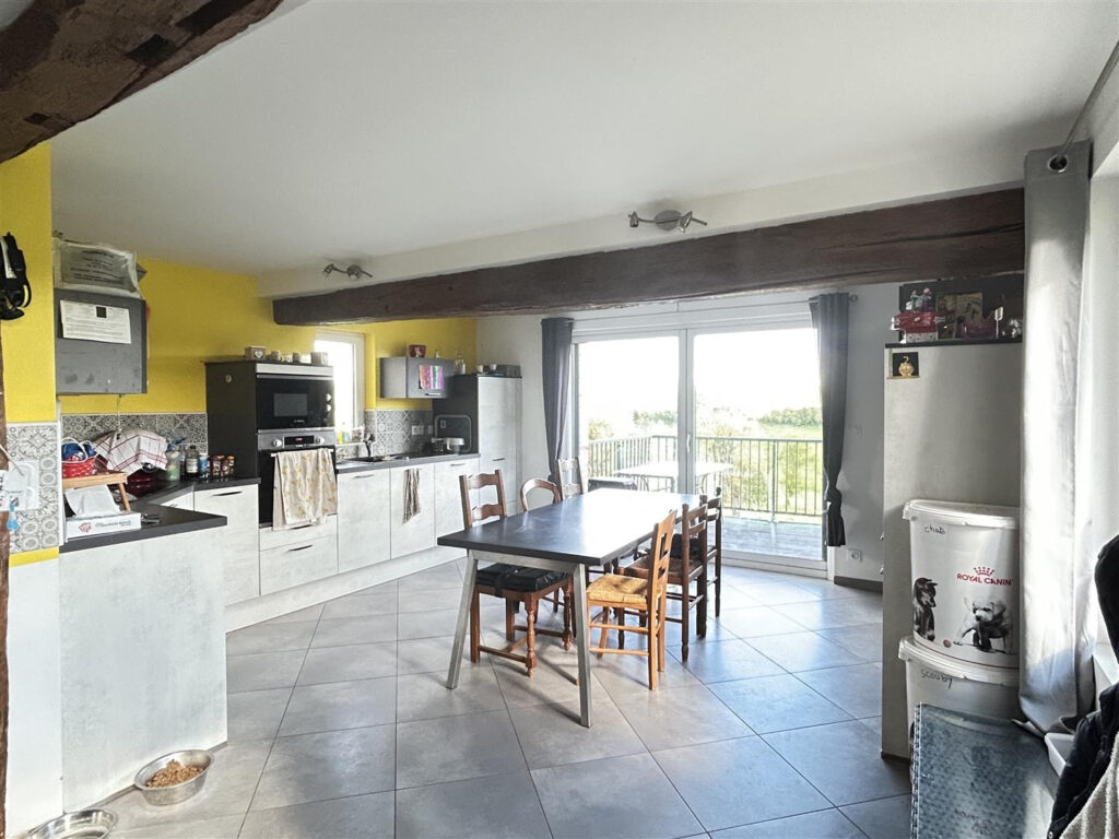 L&rsquo;agence CAZIN IMMOBILIER vous propose cette jolie maison de – 4 pièces – 3 chambres – 98 m²