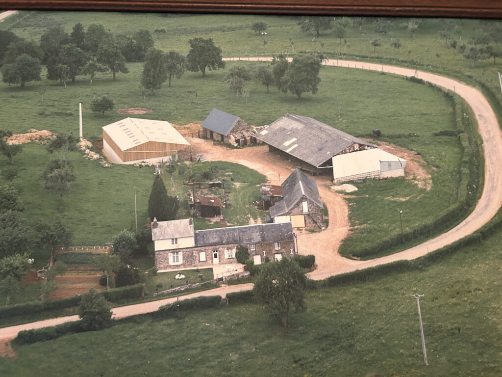 Au coeur de la campagne du sud Pays d&rsquo;auge, l&rsquo;agence CAZIN I – 6 pièces – 3 chambres – 120 m²