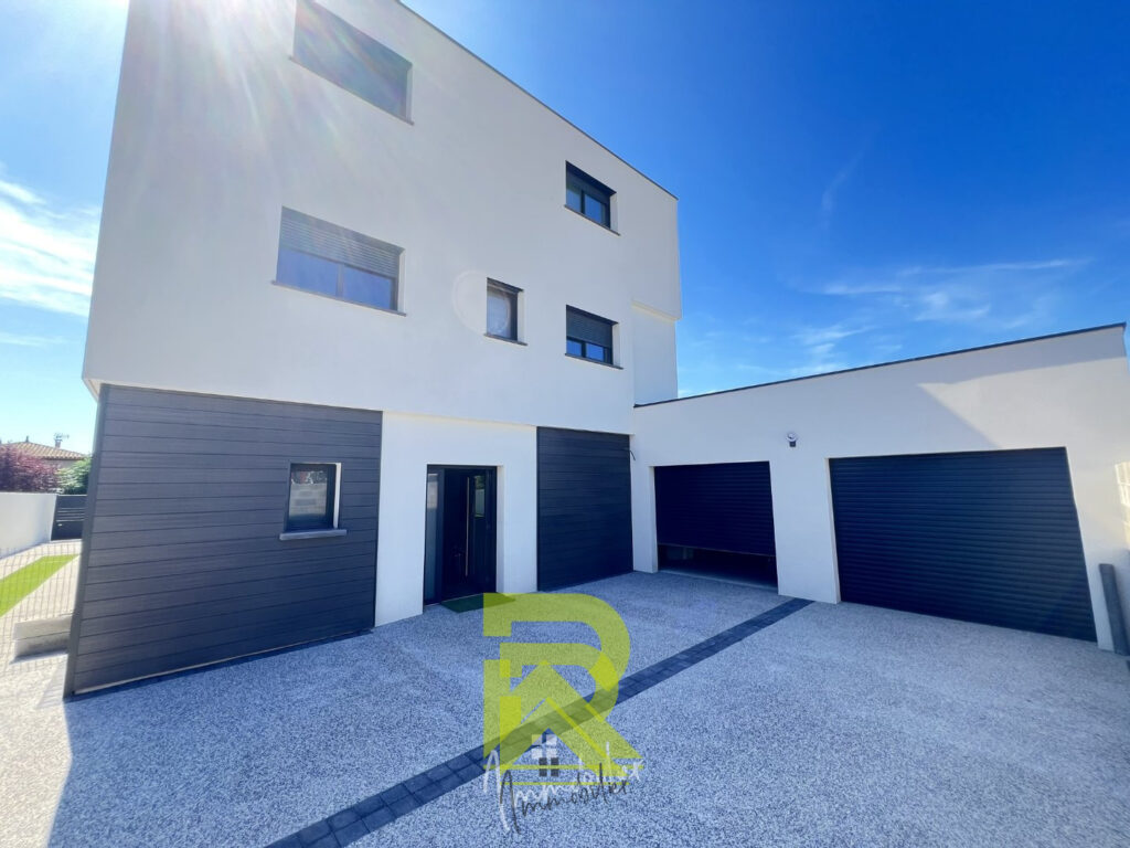 VILLA MODERNE AVEC VUE PANORAMIQUE AGDE – 5 pièces – 4 chambres – 190 m²