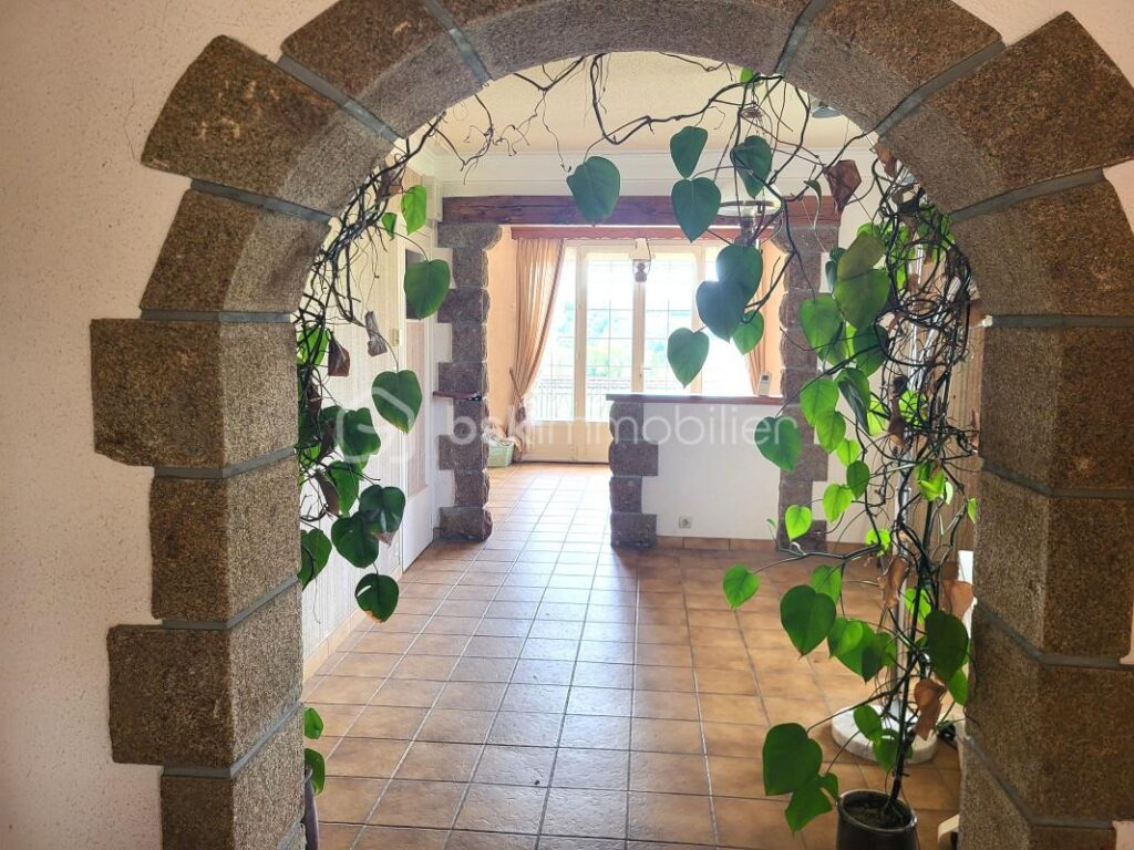 ✨ Et si votre prochain coup de cœur se trouvait ici… aux Biards (50540) ? ✨ – 3 pièces – 2 chambres – 100 m²