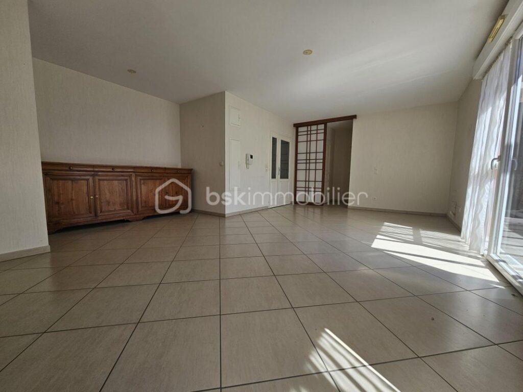 T4 AVEC TERRASSE – 4 pièces – 3 chambres – 94 m²