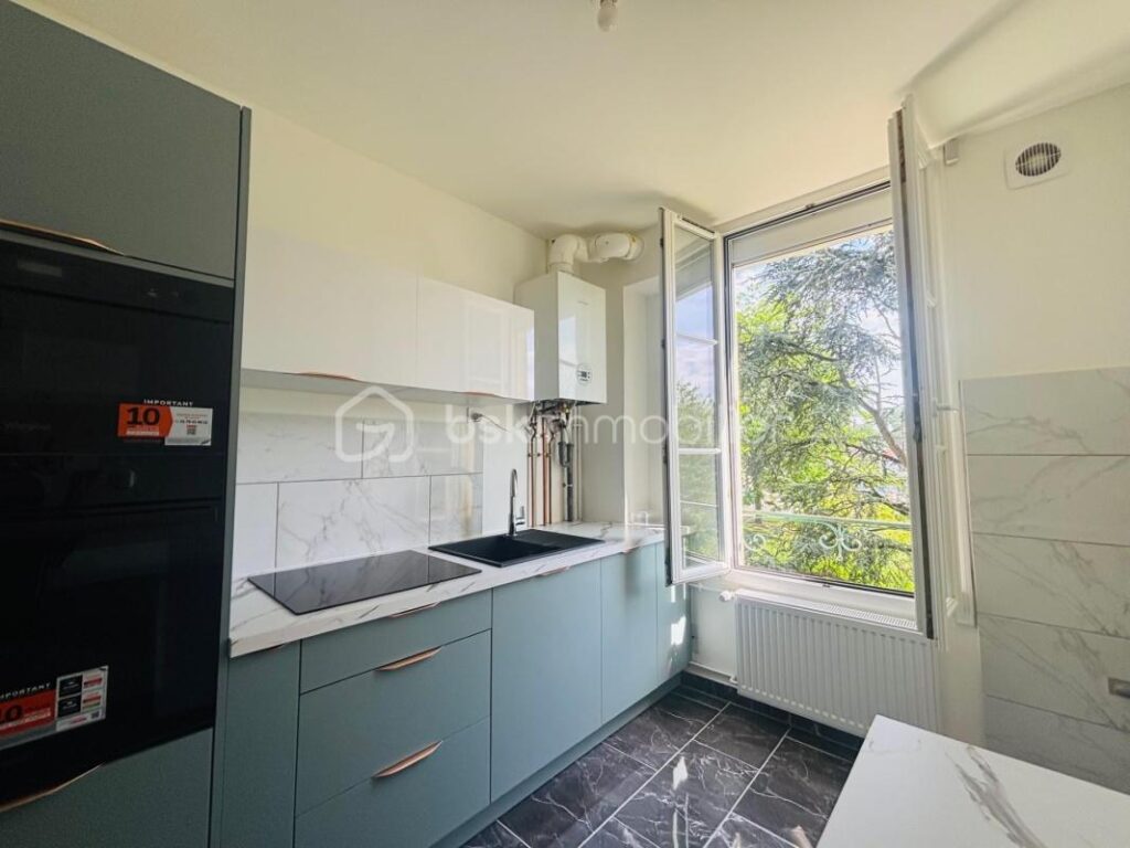 *** Nouveauté : Superbe Appartement très lumineux , refait entièrement à neuf, situé au cœur d&rsquo;un secteur recherché de la ville de Sens*** – 3 pièces – 2 chambres – 52 m²