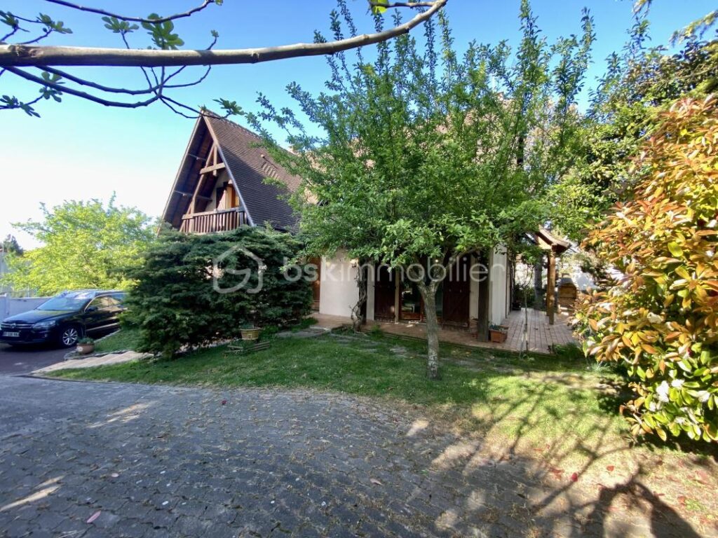MONTFERMEIL QUARTIER DU MOULIN – 8 pièces – 6 chambres – 150 m²