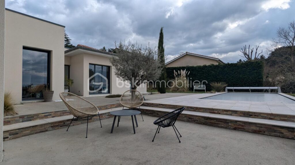 VILLA D&rsquo;ARCHITECTE – 6 pièces – 4 chambres – 163 m²