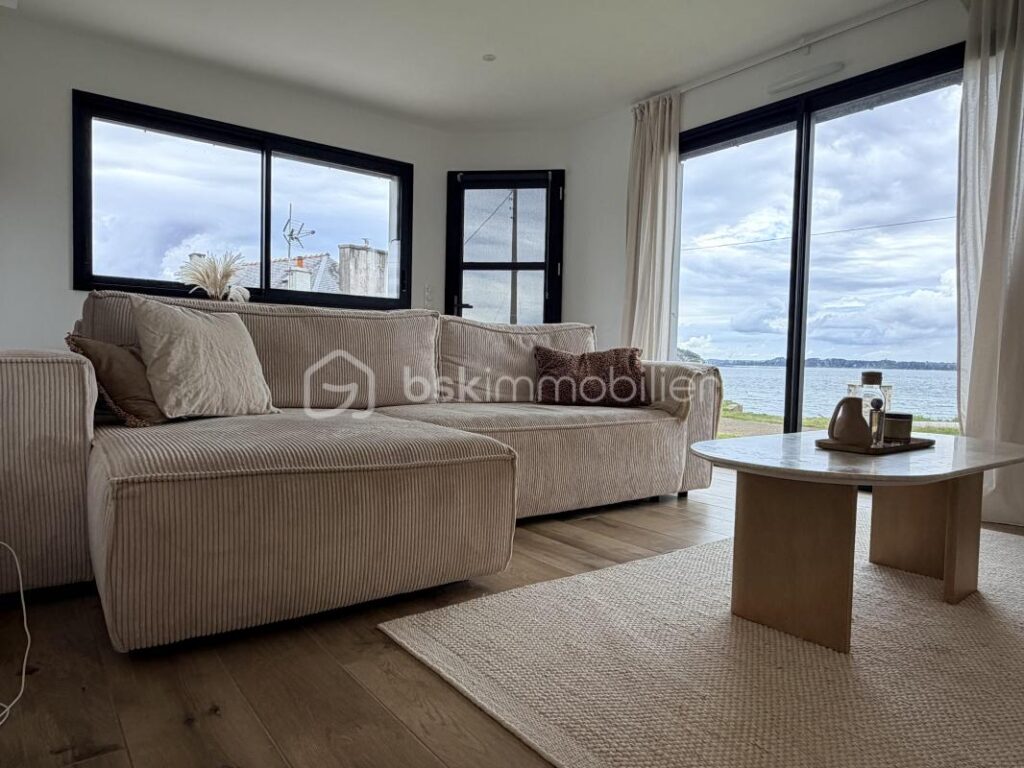 NOUVEAUTE COUP DE COEUR! Une opportunité rarissime : Votre refuge &lsquo;pieds dans l&rsquo;eau&rsquo; – 5 pièces – 2 chambres – 102 m²