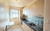 À VENDRE – Appartement 3 pièces avec balcon, parking et cave – Résidence sécurisée avec services – 3 pièces – 2 chambres – 67 m²