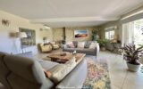 Mas de caractère de 250m2 – 6ch – sur 10000m2 au calme absolu – Cadre provençal d’exception à proximité du Golf de Pont Royal – 7 pièces – 6 chambres – 226 m²