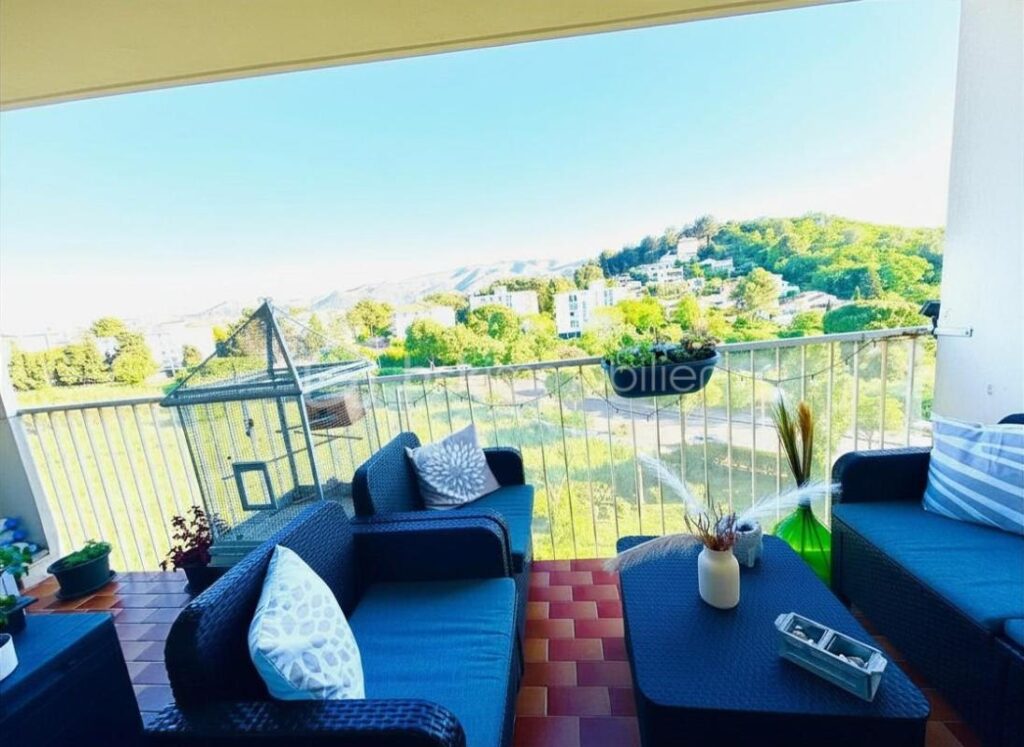 Appartement T4 de 78 m2 avec place de parking – Marseille 12 e – 4 pièces – 3 chambres – 77 m²
