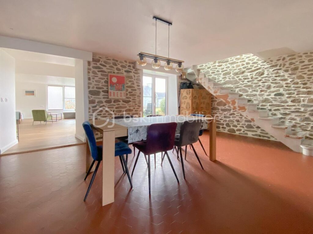 A 100 mètres des plages de Portsall – 5 pièces – 3 chambres – 121 m²