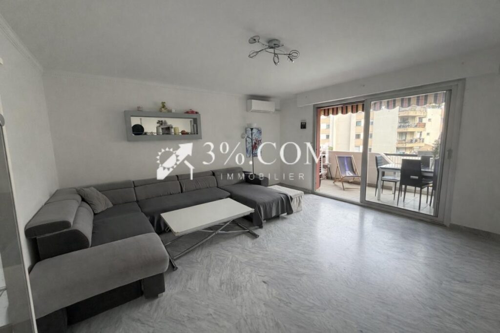 3 pièces traversant avec terrasses, piscine, parking privati – 3 pièces – 2 chambres – 67 m²
