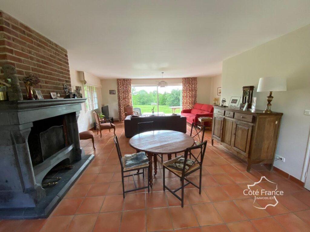 Villa dans un parc paysagé – 7 pièces – 5 chambres – 180 m²