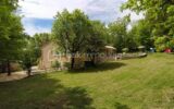 Maison 230 m² 3 appartements , 1 T4, 1 T2, 1 studio sur 3500 m² de terrain – 8 pièces – 5 chambres – 250 m²