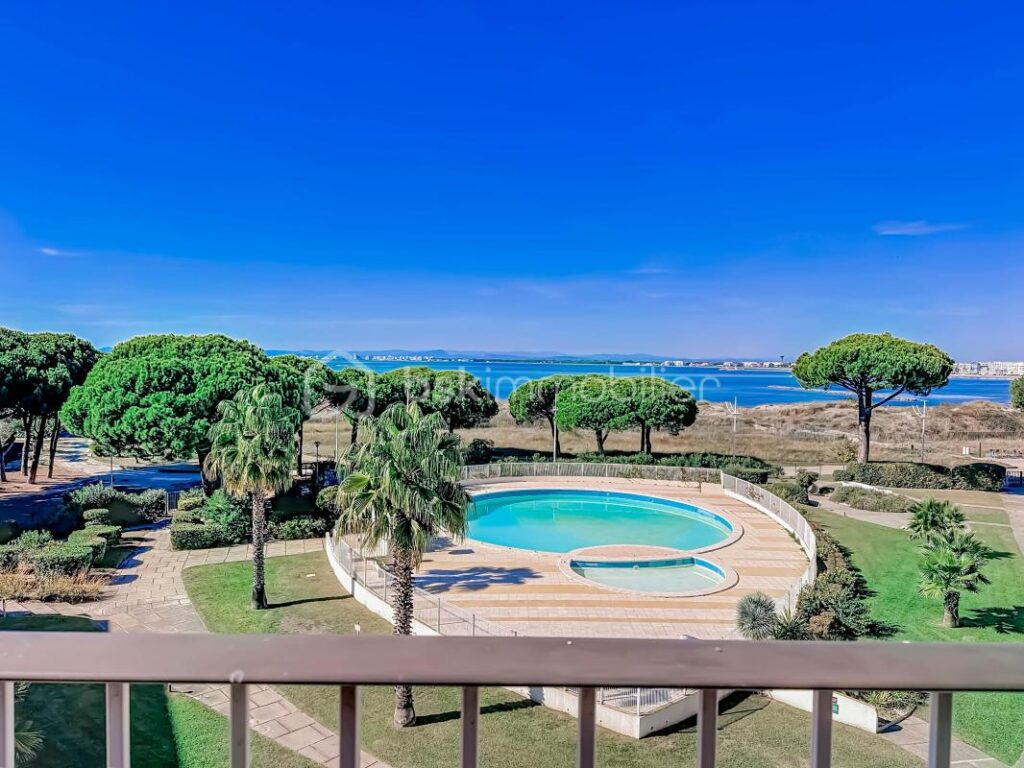 *** Magnifique Appartement T3 de standing Dernier étage Vue Mer Piscine à Port Camargue *** – 3 pièces – 2 chambres – 70 m²