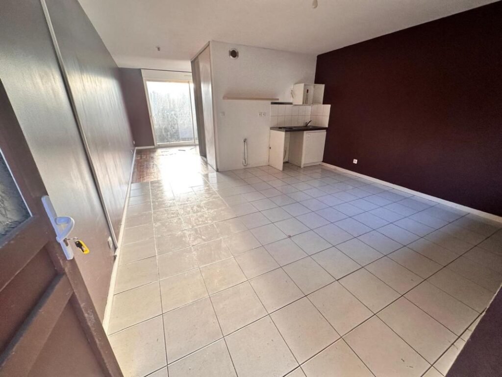 Vente 5 studios T1 et 2 T2 – Centre ville Buc – Vue vallée – 1 pièce – 1 chambre – 27 m²