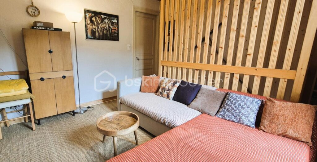 🏡🏔️ MAISON AVEC STUDIO INDÉPENDANT – VILLAGE D’ALLOS – VUE MONTAGNES – 6 pièces – 3 chambres – 108 m²